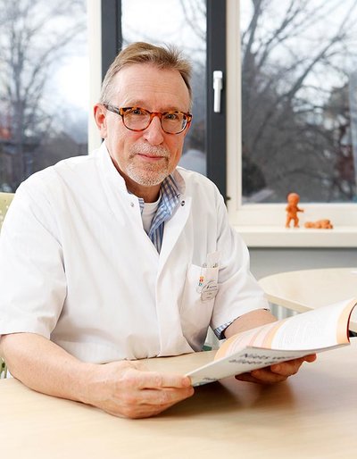 kinderarts dr. Frank Brus, decaan medisch onderwijs, opleidingen en wetenschap van het HagaZiekenhuis